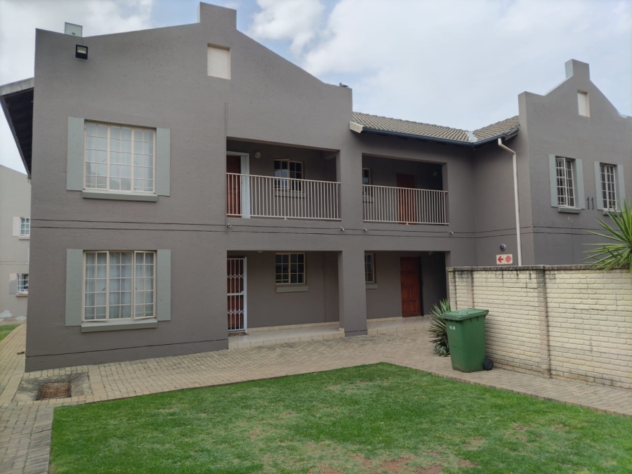 2 Bedroom Property for Sale in Waterval East North West